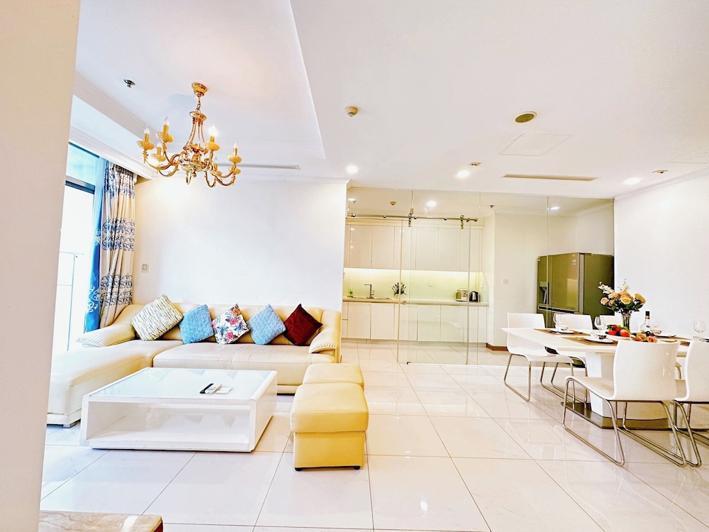 Grand Suite, 1 Bedroom, Club Lounge Access, City View photo 3