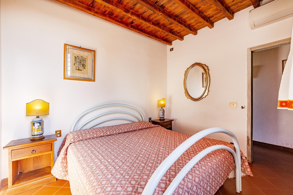 Family Apartment, 2 Bedrooms (Usignoli 2 Bedrooms With Pool) photo 1