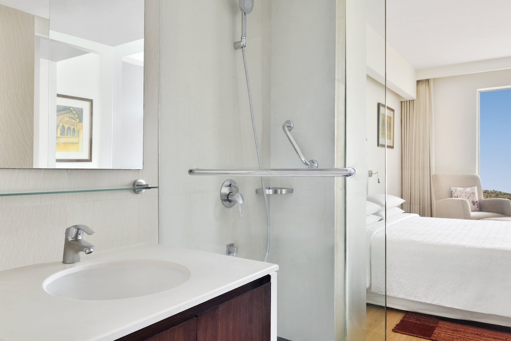 Room, 2 Twin Beds, City View - Photo 7