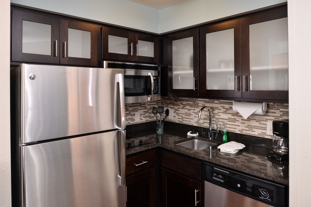 Suite, 1 Bedroom, Kitchen (2 Double Beds) - Photo 8
