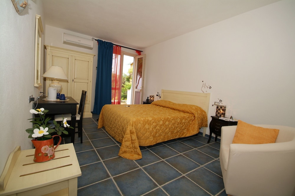 Classic Quadruple Room