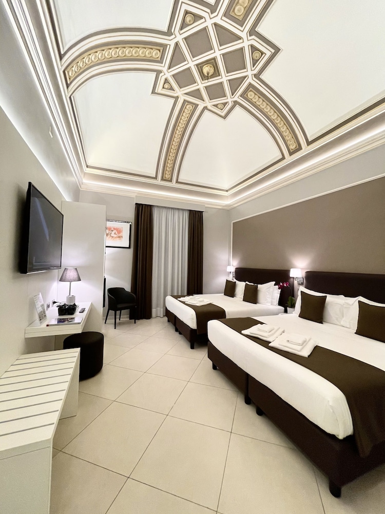 Deluxe Quadruple Room, Multiple Beds, City View photo 1
