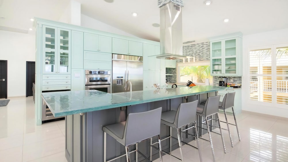 Exclusive Condo photo 3