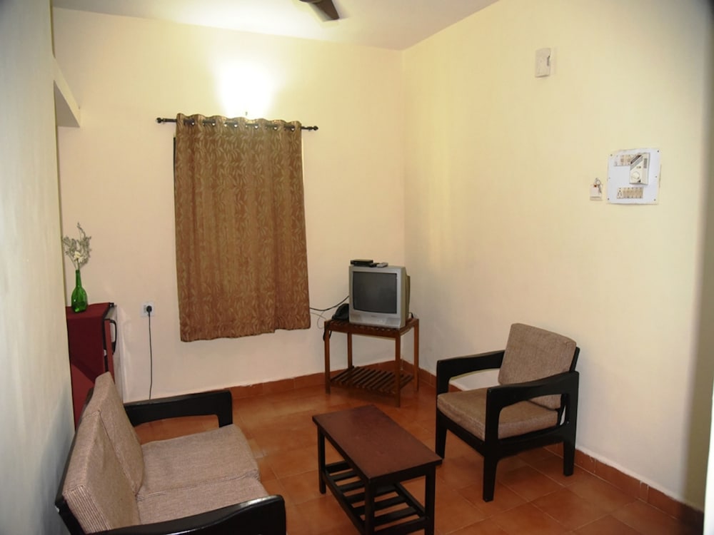 Standard Room (A/C) - Photo 3