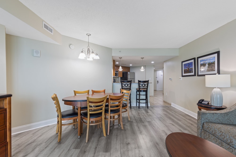3 Bedroom Deluxe Condo, Full Kitchen photo 2