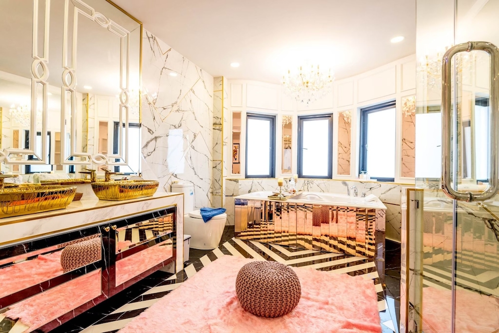 Luxury Villa - Photo 3