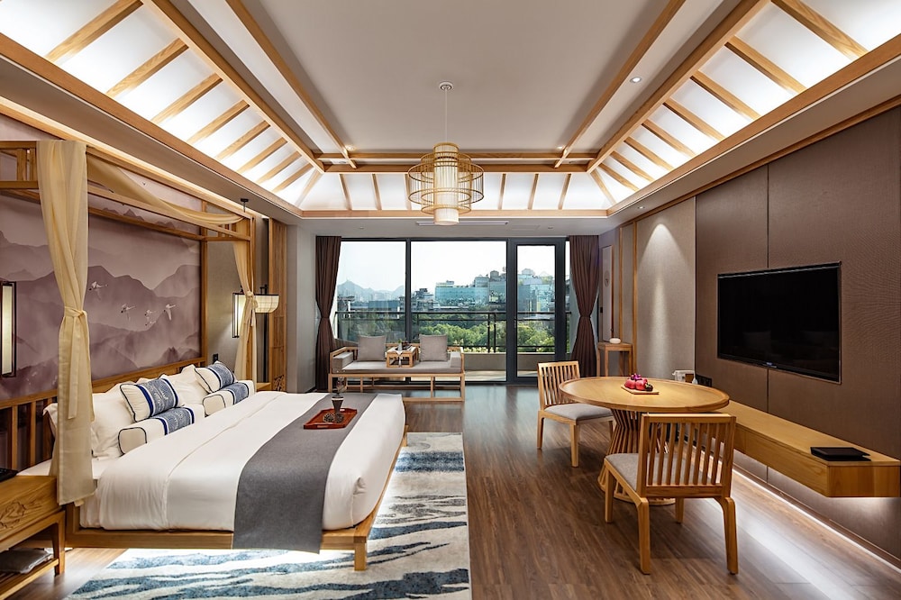 Deluxe Suite, Balcony, Lake View photo 1