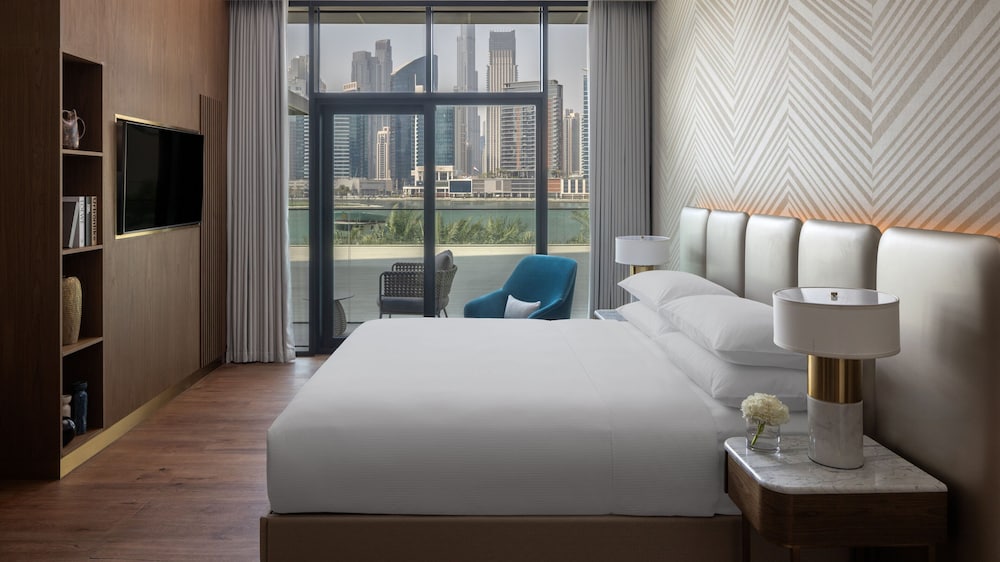 Studio, 1 King Bed, Accessible, Balcony (Kitchenette, Canal View)