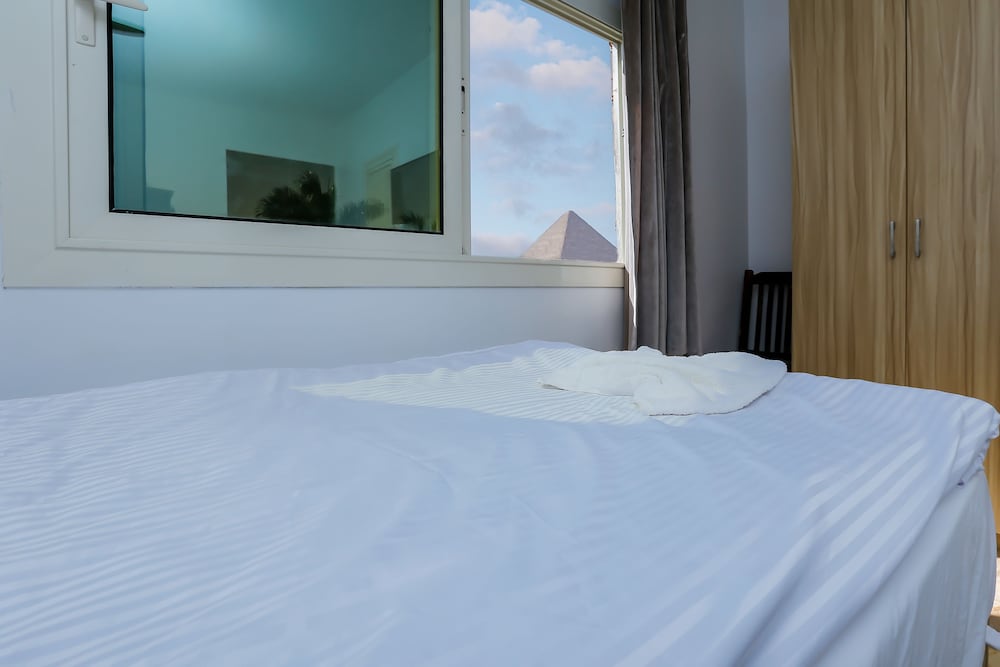 Deluxe Single Room Pyramids View photo 1