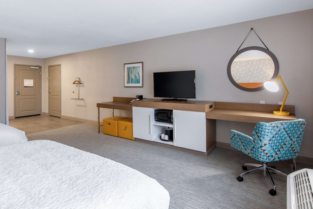 Room, 2 Queen Beds, Accessible (Hearing) - Photo 5