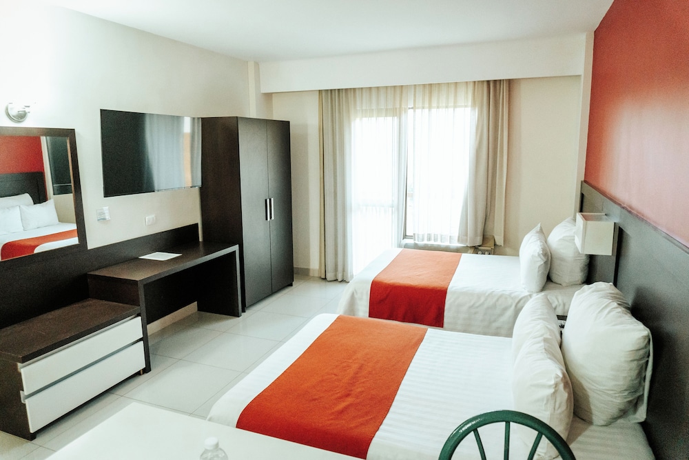 Standard Room, 2 Double Beds, Kitchenette photo 1