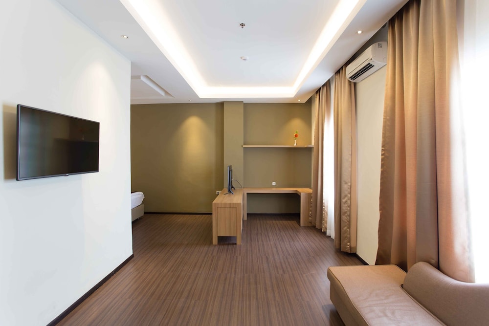 Suite - Photo 3