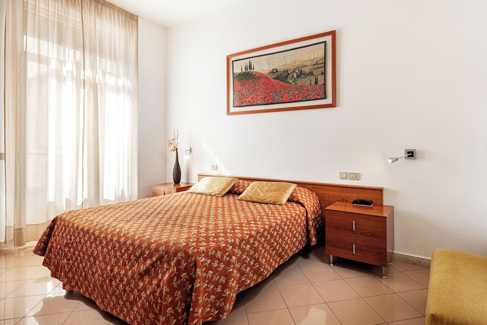 Superior Room, City View - Photo 11