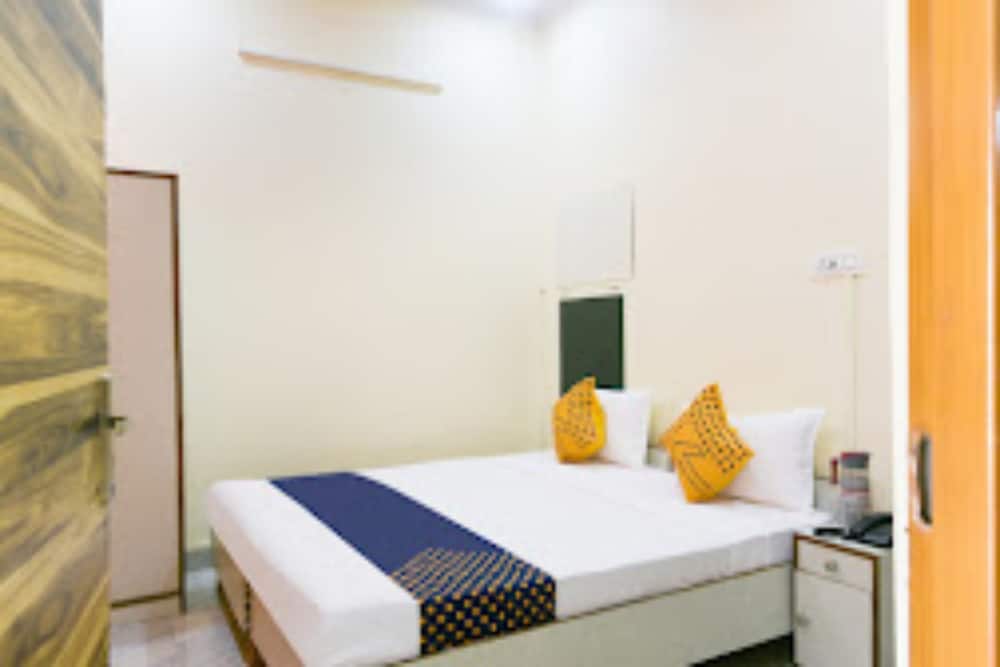Deluxe Double Room, City View photo 3