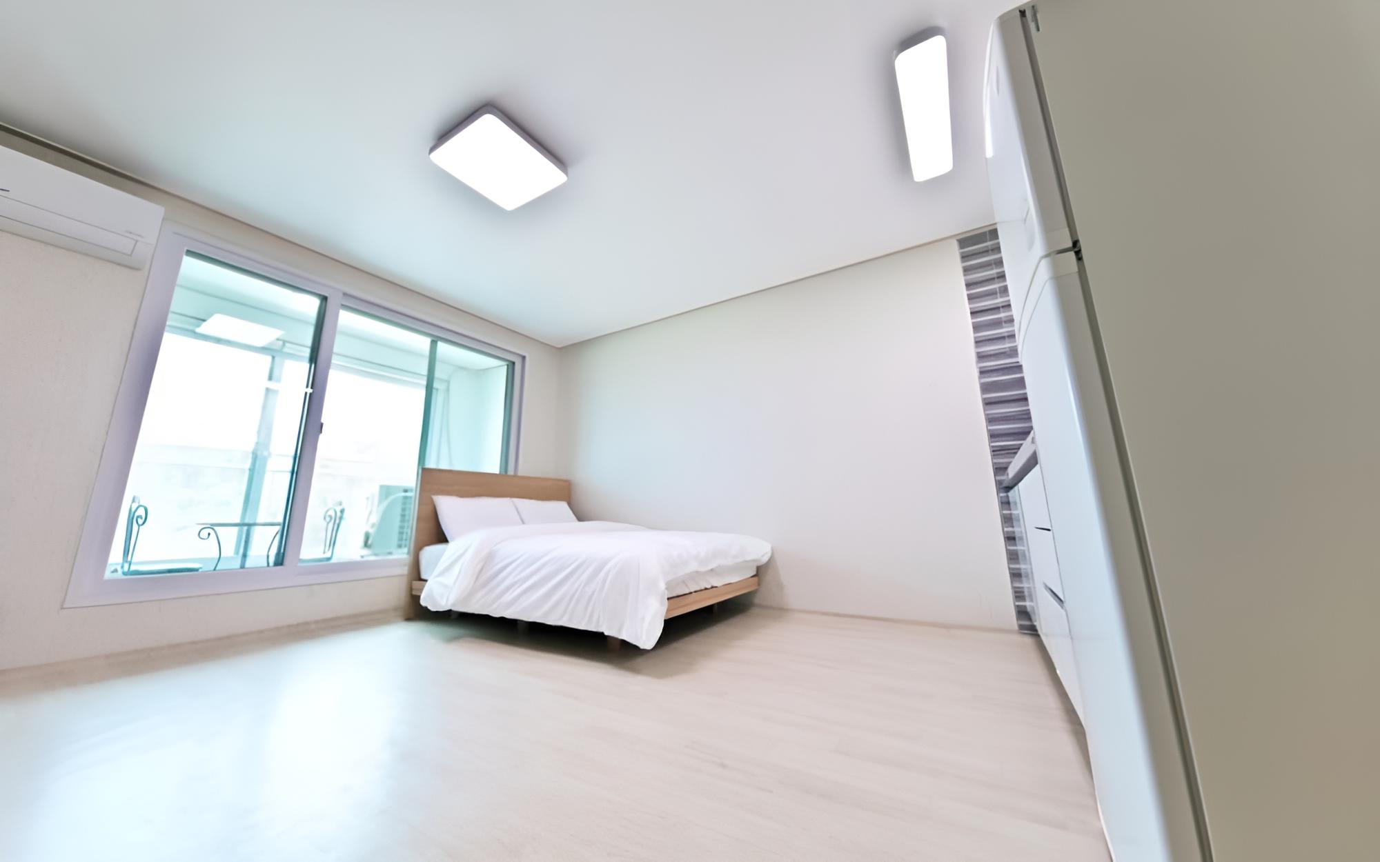 Room (Room 202) photo 3