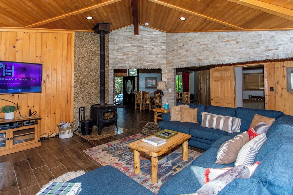 Cabin, Multiple Beds, Pool Access, Mountain View