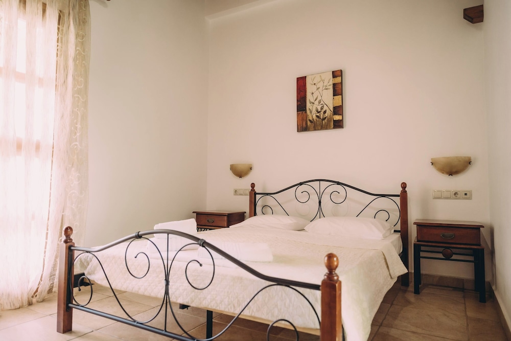 Family Studio (Trikalioti's Lush Estate Apt) photo 1