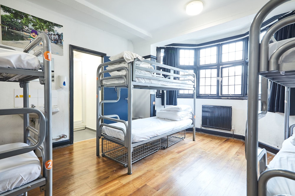 Private 8 Bed Dorm photo 1