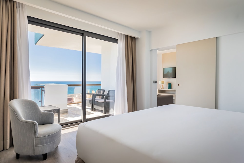 Junior Suite (Sea Front)