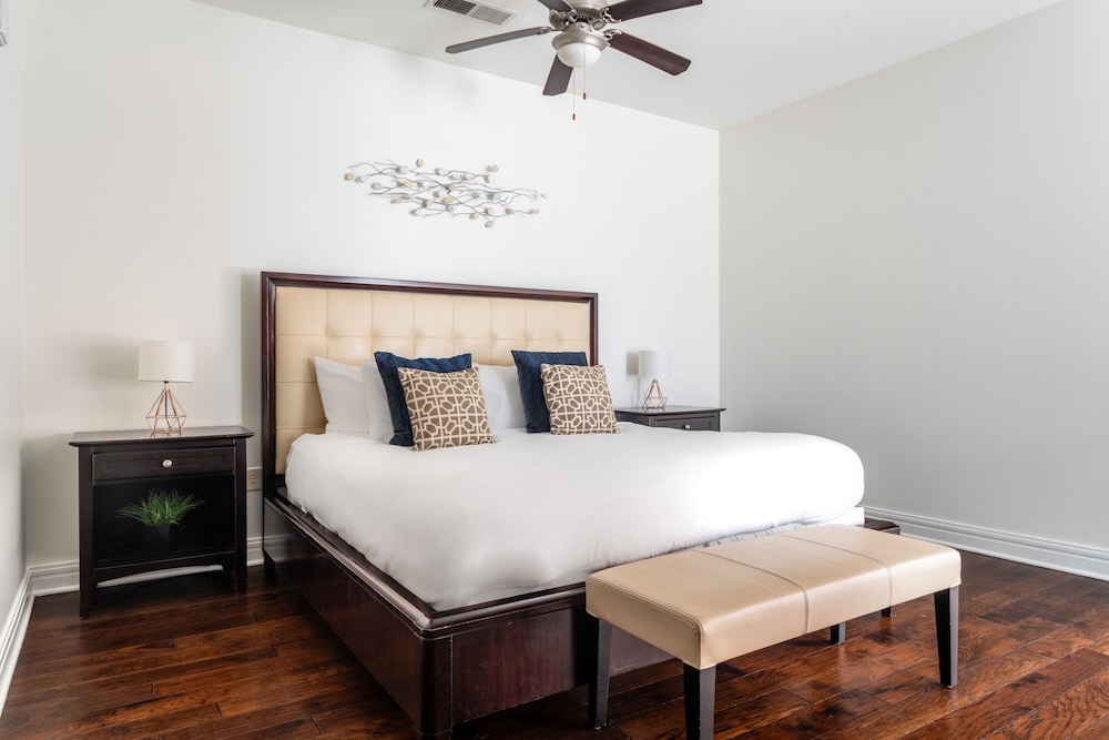 Studio Suite, 1 King Bed, Non Smoking, Kitchenette (Self Check-in with Virtual Front Desk)