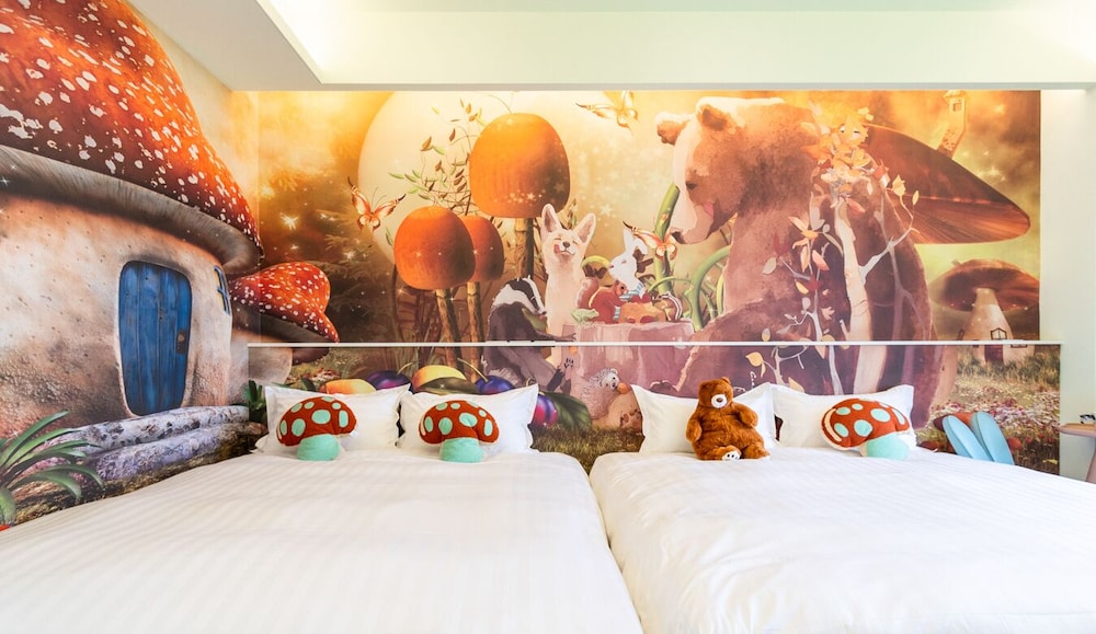 Elite Room, 2 Queen Beds, Non Smoking, Mountain View photo 2