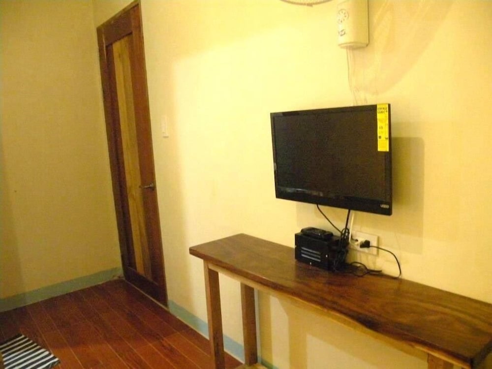 Family Room - Photo 4
