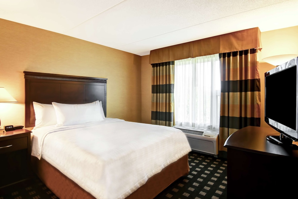 Suite, 1 King Bed - Photo 3
