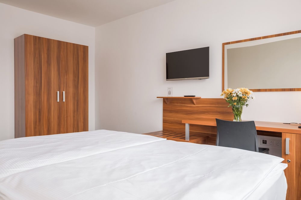 Standard Double or Twin Room photo 3