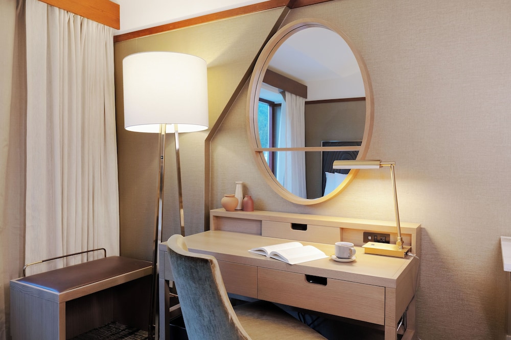 Signature Room, 1 King Bed, Non Smoking - Photo 2