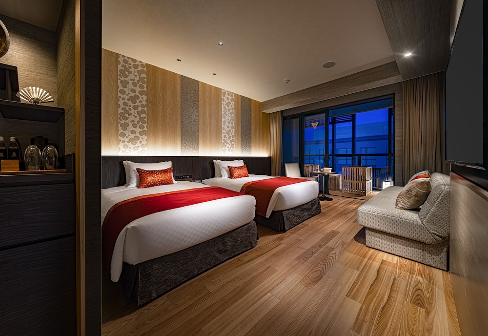 Premium Twin Room - Photo 1