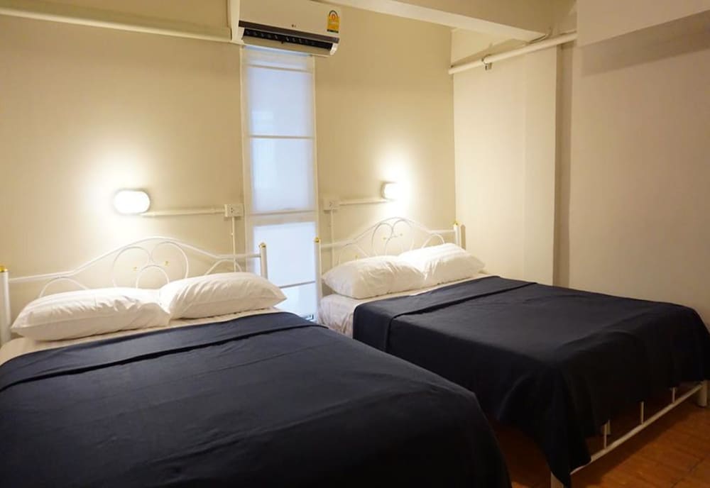Quadruple Room With Shared Bathroom photo 2