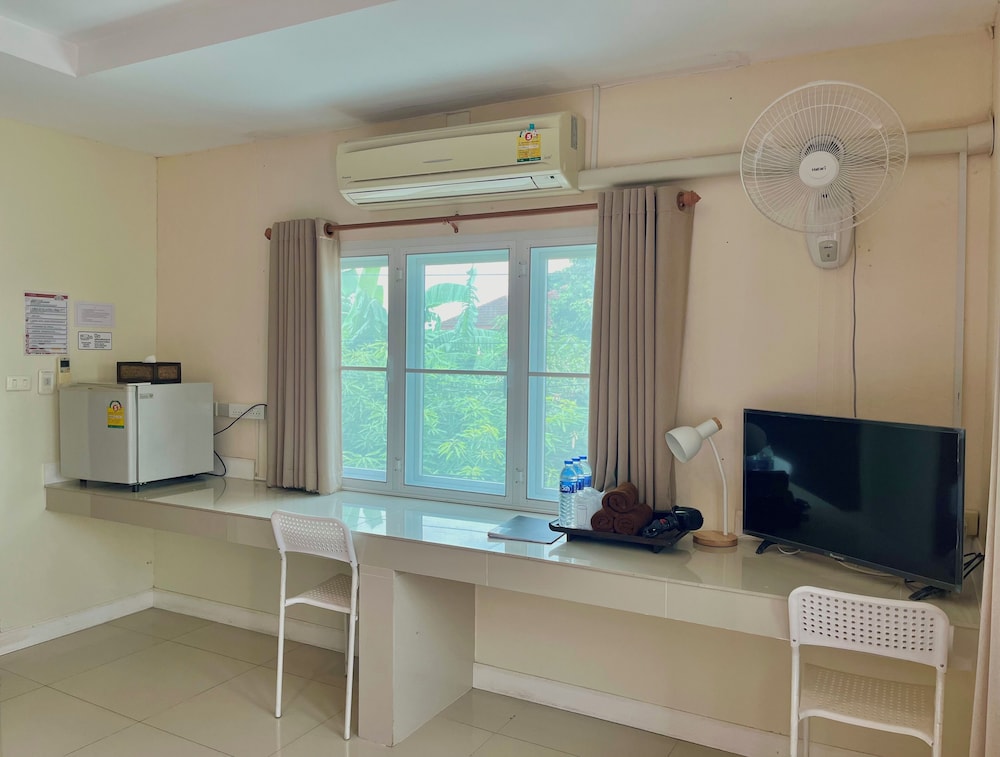 Deluxe Triple Room - Photo 9