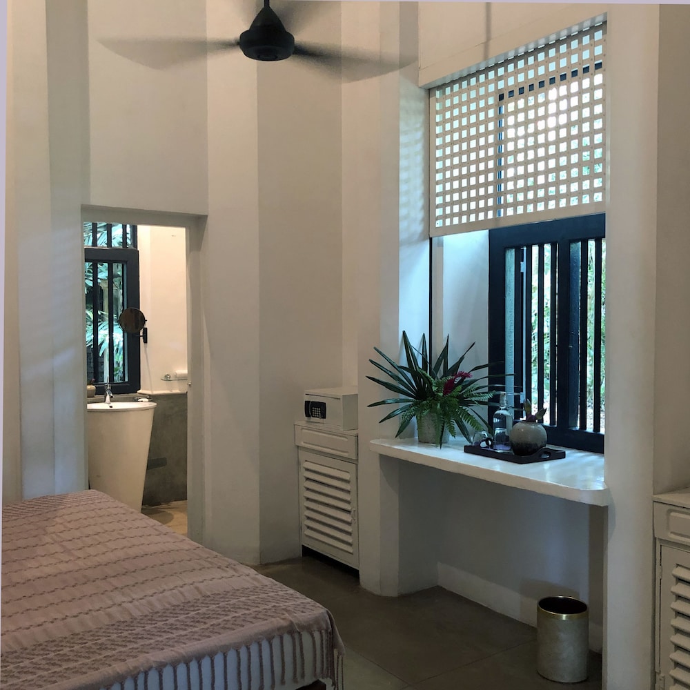 Lake View Room