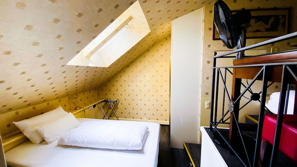 Basic Single Room