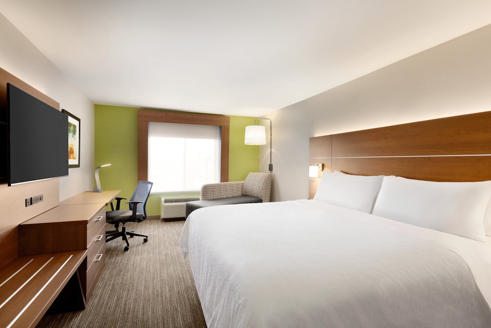 Standard Room, 1 King Bed - Photo 2