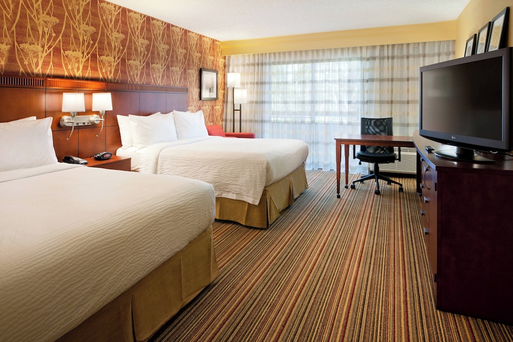 Room, 2 Queen Beds (Hearing Accessible) - Photo 1