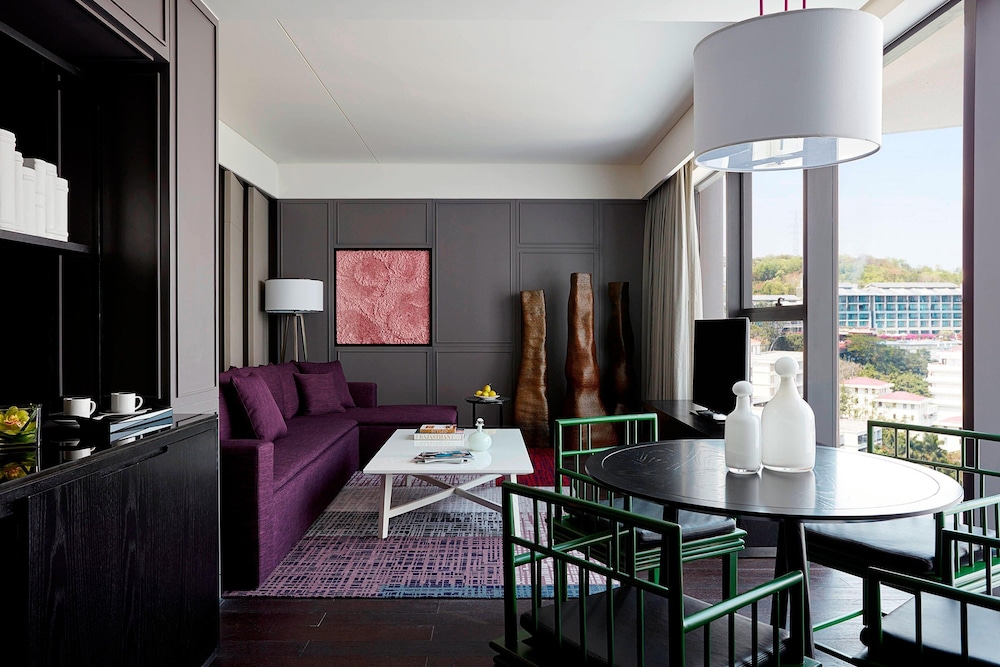 Autograph, Suite, 1 Queen Bed, Oceanfront