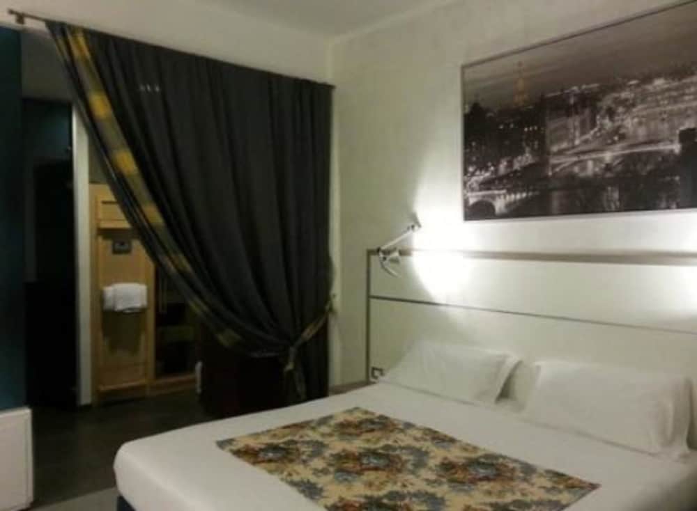 Superior Double or Twin Room photo 3