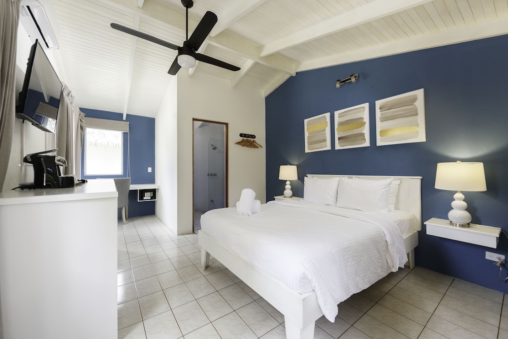Deluxe Room, 1 Queen Bed - Photo 1