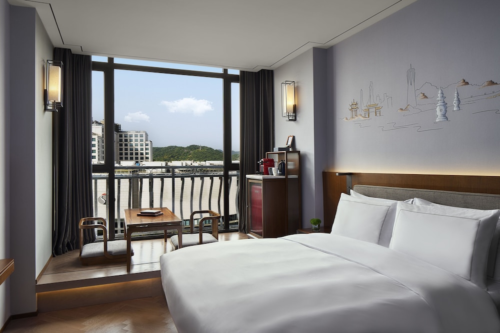 Business Deluxe King Room photo 1