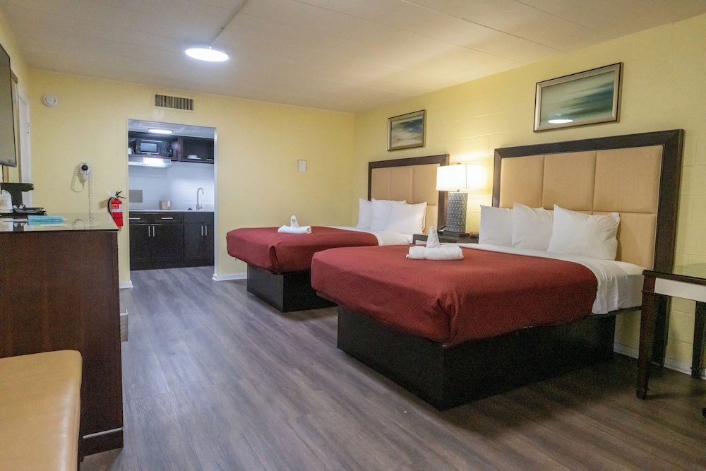 Exclusive Room, 2 Queen Beds, Non Smoking, Kitchenette
