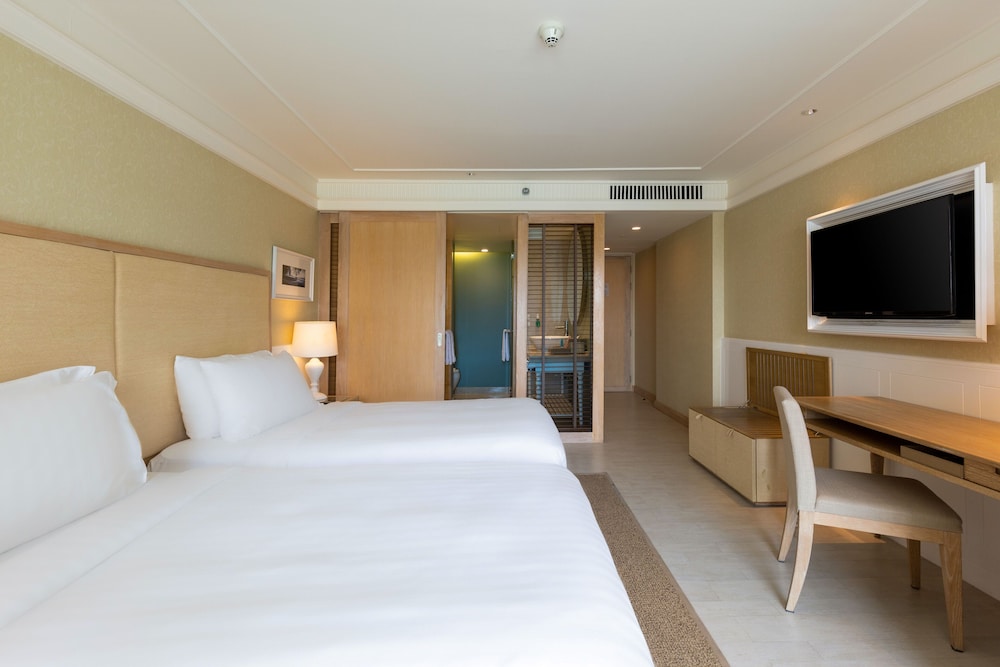 Deluxe Room, 2 Twin Beds photo 2