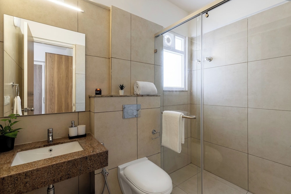 Executive Twin Room, Balcony - Photo 5