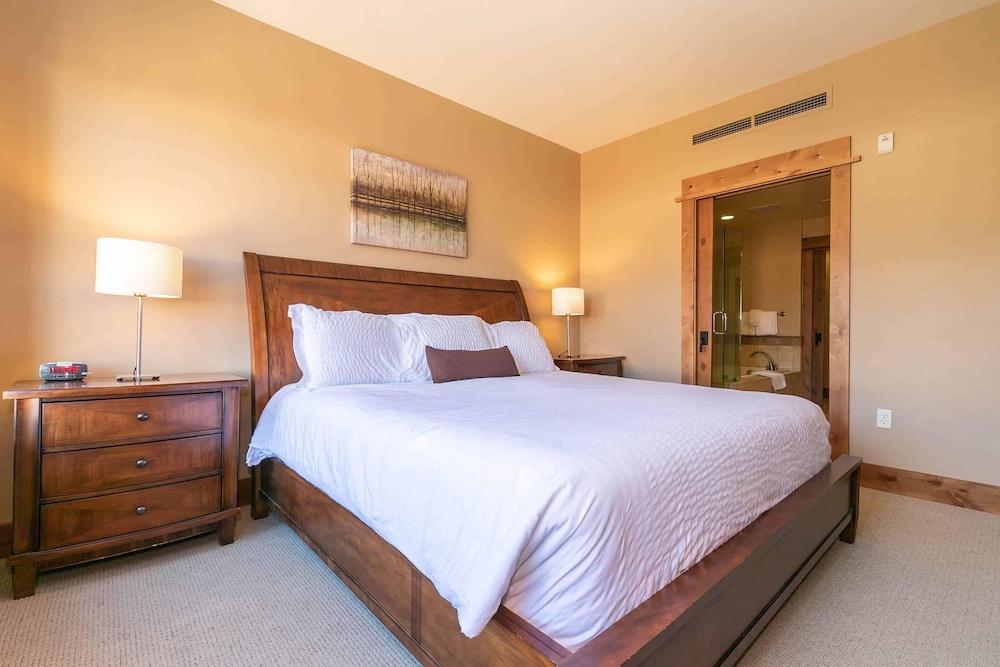 2 Bedroom - Catamount Lodge 301