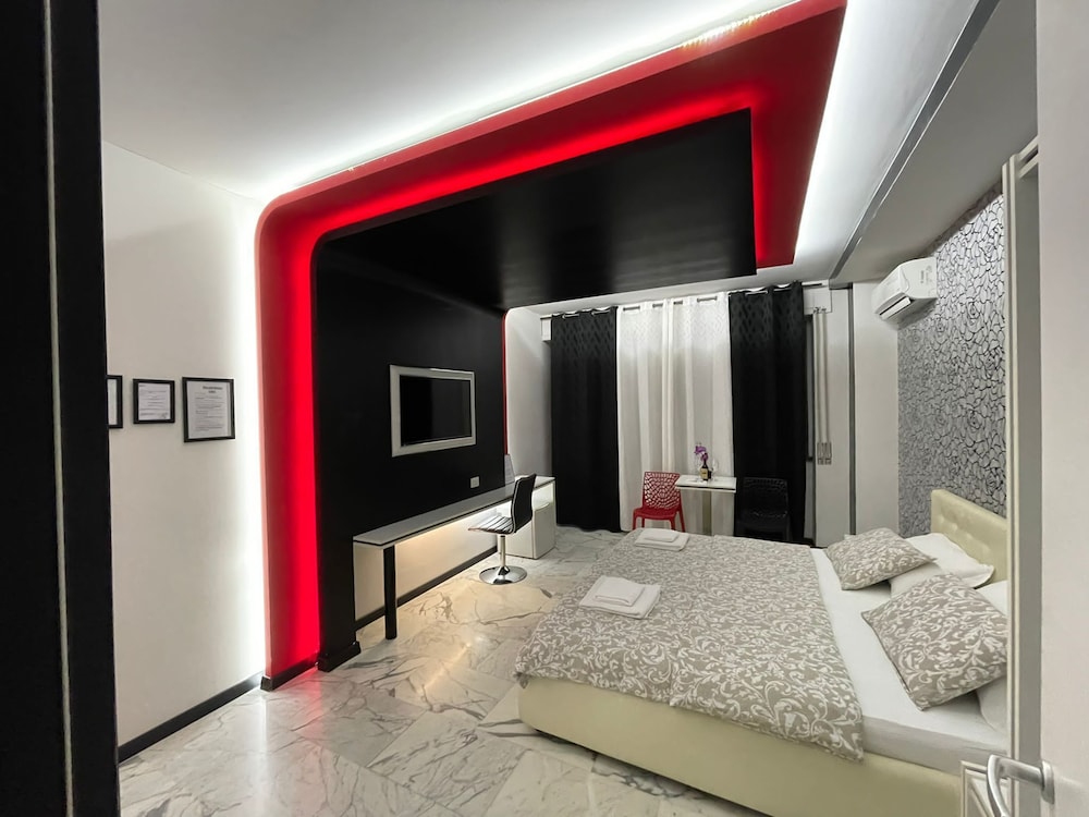 Deluxe Double Room, Ensuite, City View photo 2