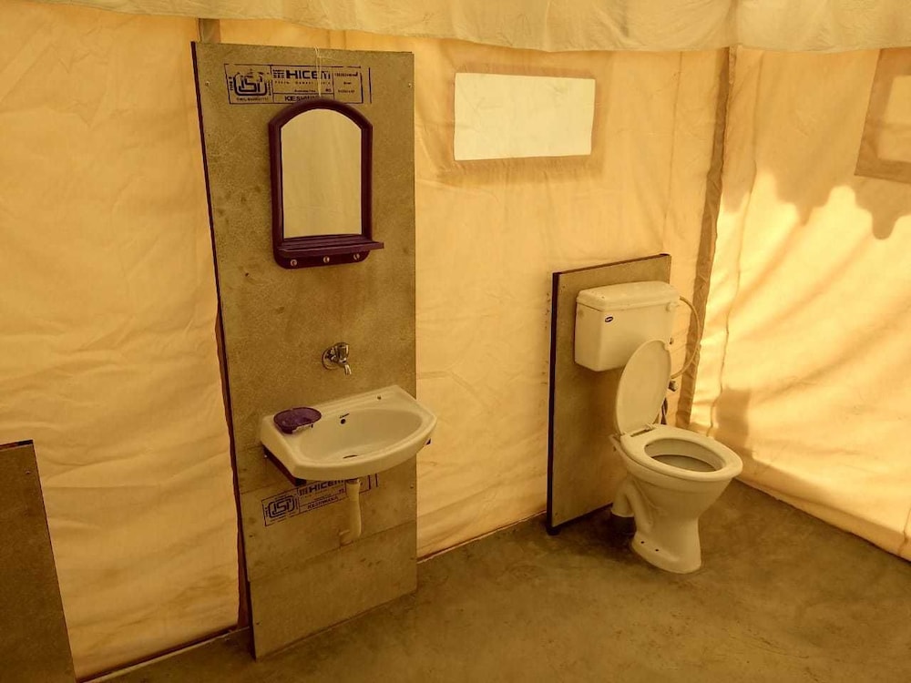 Deluxe Tent photo 1