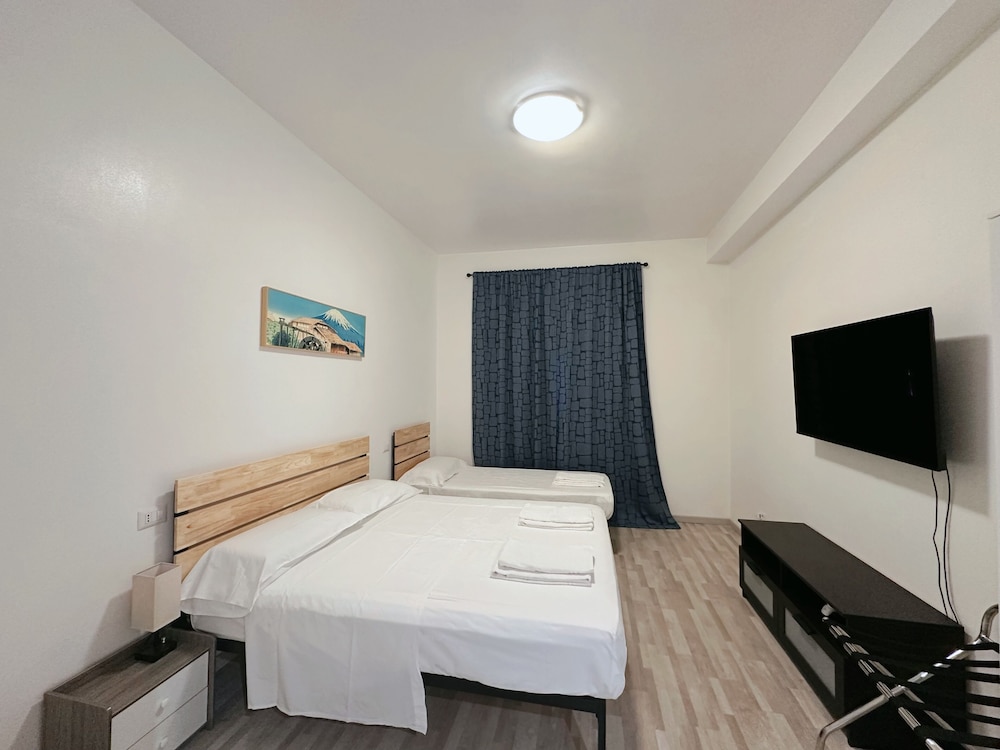 Basic Double or Twin Room, Shared Bathroom