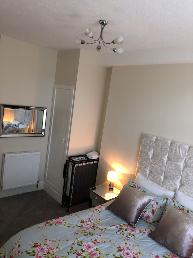 Family Apartment, 2 Bedrooms photo 2