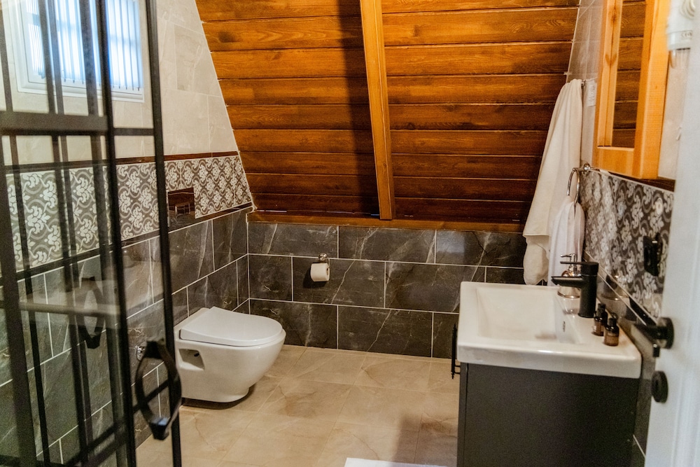 Deluxe Bungalow photo 2