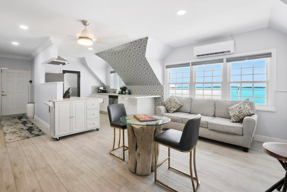 Luxury Apartment, 3 Bedrooms, Kitchen photo 2